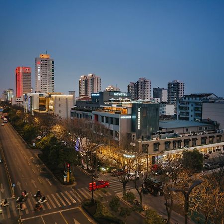 Novotel Yangzhou City Center Exterior foto